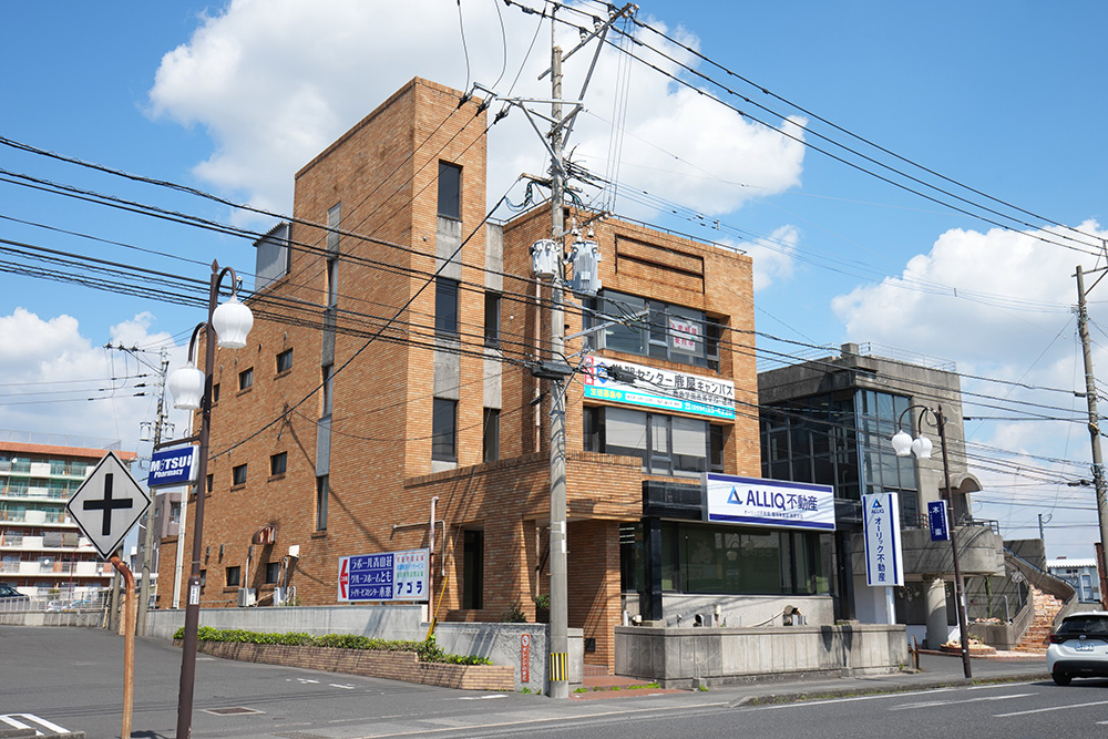 事務所外観・内観